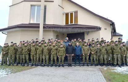 Banožić u Poljskoj zahvalio hrvatskim vojnicima na angažmanu u misiji NATO-a