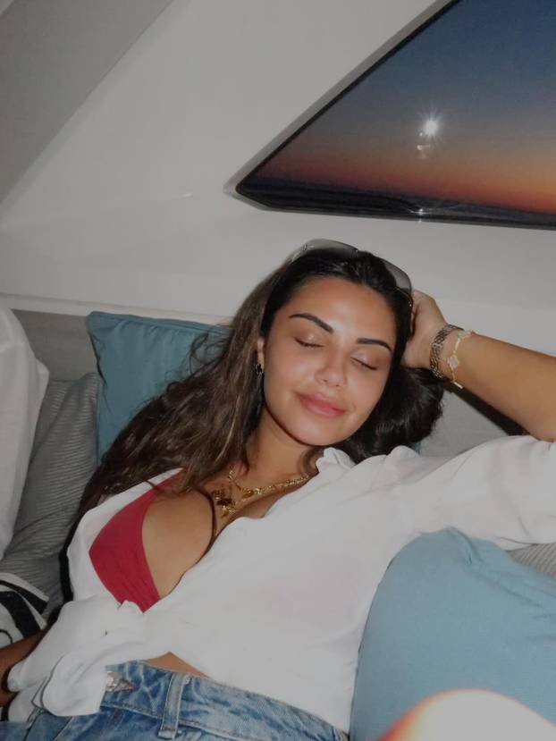 FOTO Koga ljubi Španjolac koji je podigao buru u Hrvatskoj? Vidjela je fotku i zaljubila se...