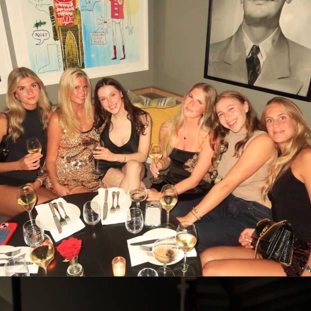 FOTO Kritizirali je zbog grudi. Povukla se, vratila pa rasturila