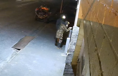 Traže ih četiri godine: Otac bježi s djecom po divljini Novog Zelanda, snimili ih kako kradu