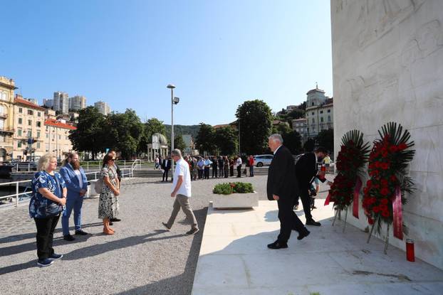 Rijeka: Polaganje vijenaca na Spomeniku oslobođenja povodom Dana antifašističke borbe