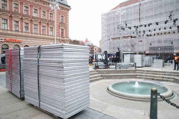Zagreb: U tijeku je postavljanje bine na glavnom Trgu gdje će biti organiziran doček rukometaša