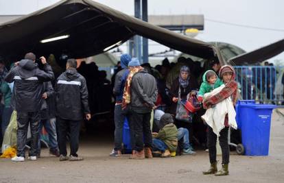 U Hrvatsku ušlo više od 88.500 izbjeglica, dalje ih voze busevi