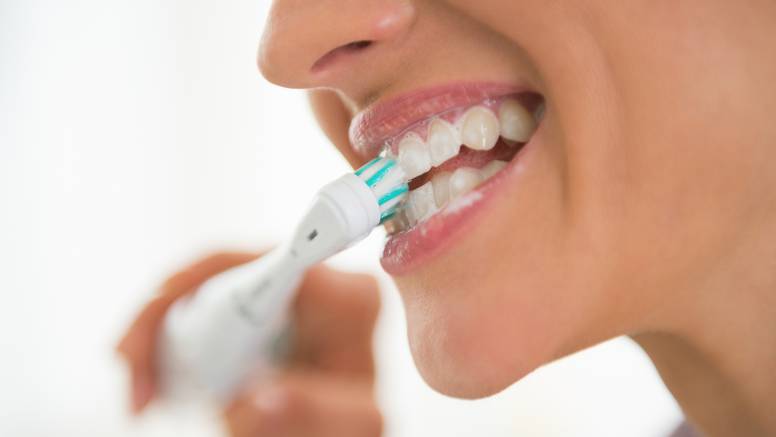 Prati zube prije ili poslije kave? Evo što savjetuju stomatolozi