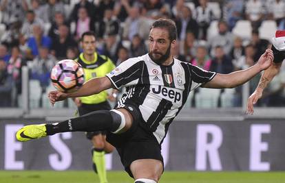 Juventus će napasti Dinamo s Higuainom, bez Mandže i Pjace