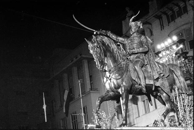 Zagreb: Svečano otkrivanje spomenika banu Josipu Jelačiću na istoimenom trgu, 15.10.1990.