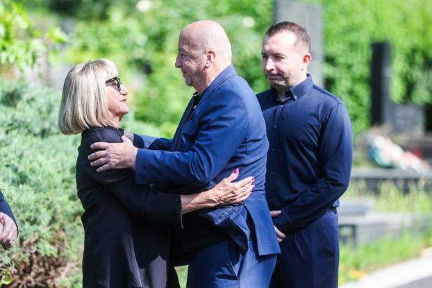 Zagreb: Delegacija Dinama položila vijenac na grob Dražena Petrovića povodom obljetnice njegove smrti
