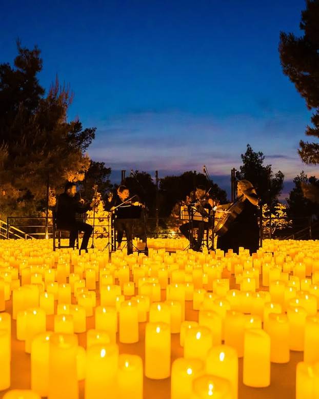 FOTO Koncert s tisuću svijeća: Za sve koji to žele doživjeti, uskoro će biti i u Hrvatskoj