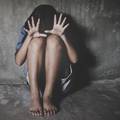 Skandalozno! Pedofilu koji je silovao pokćerku smanjili kaznu jer je bio u Domovinskom ratu