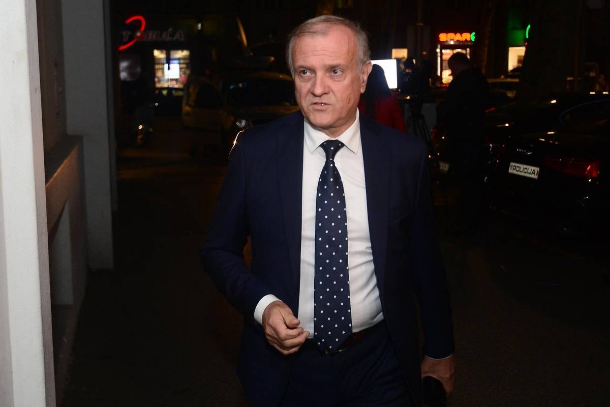 Uređaje za pretvaranje govora u tekst plaćali po 42.000 kuna