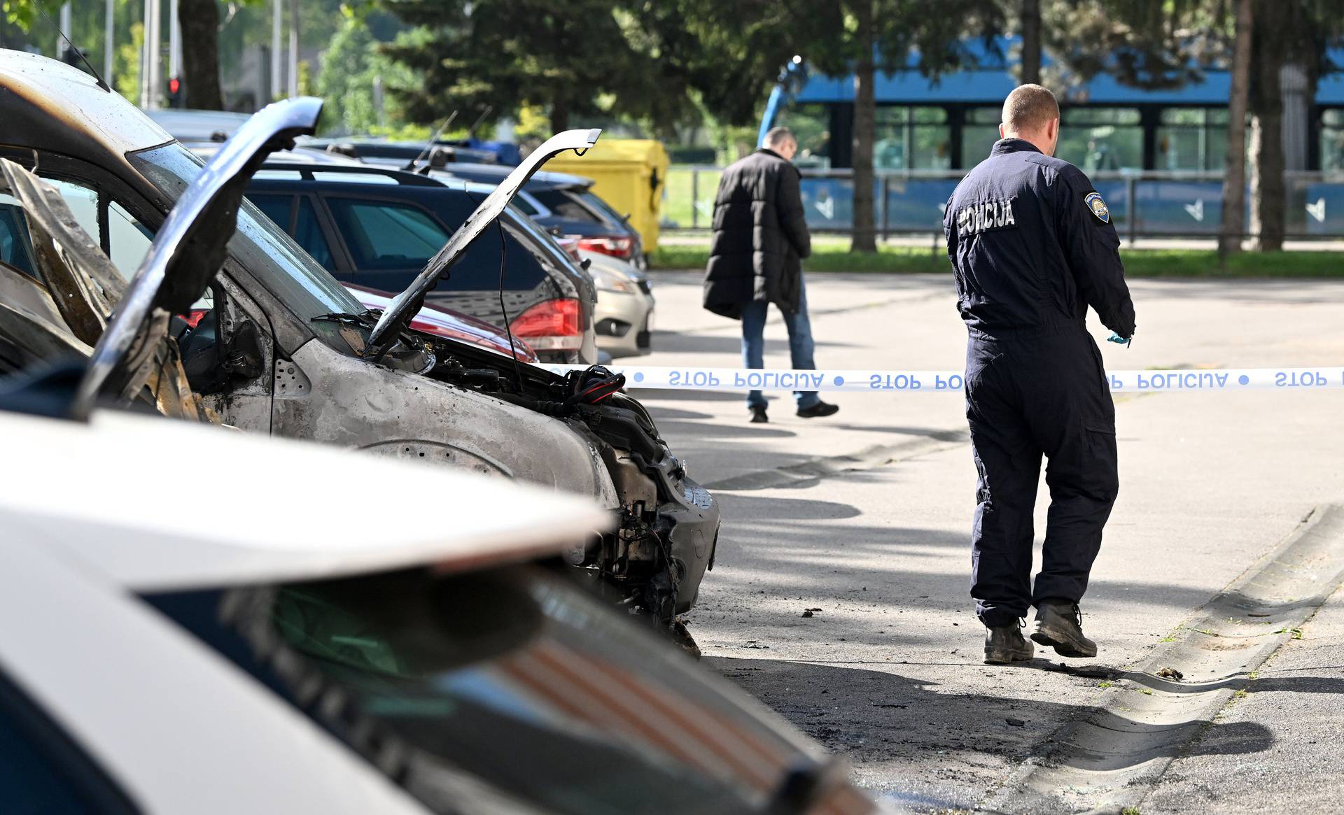 Zagreb: Tri automobila izgorjela na parkiralištu u Prečkom