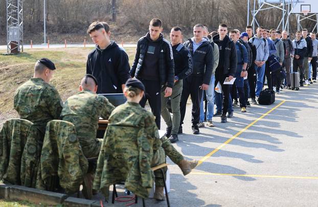 Ministar Anušić i general Kundid na prvom danu TVO-a na Slunju