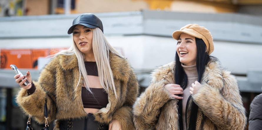 Zagreb: Bivše kandidatkinje "Gospodina Savršenog" Sarah Seifert i Maja Špoljar prošetale subotnjom špicom