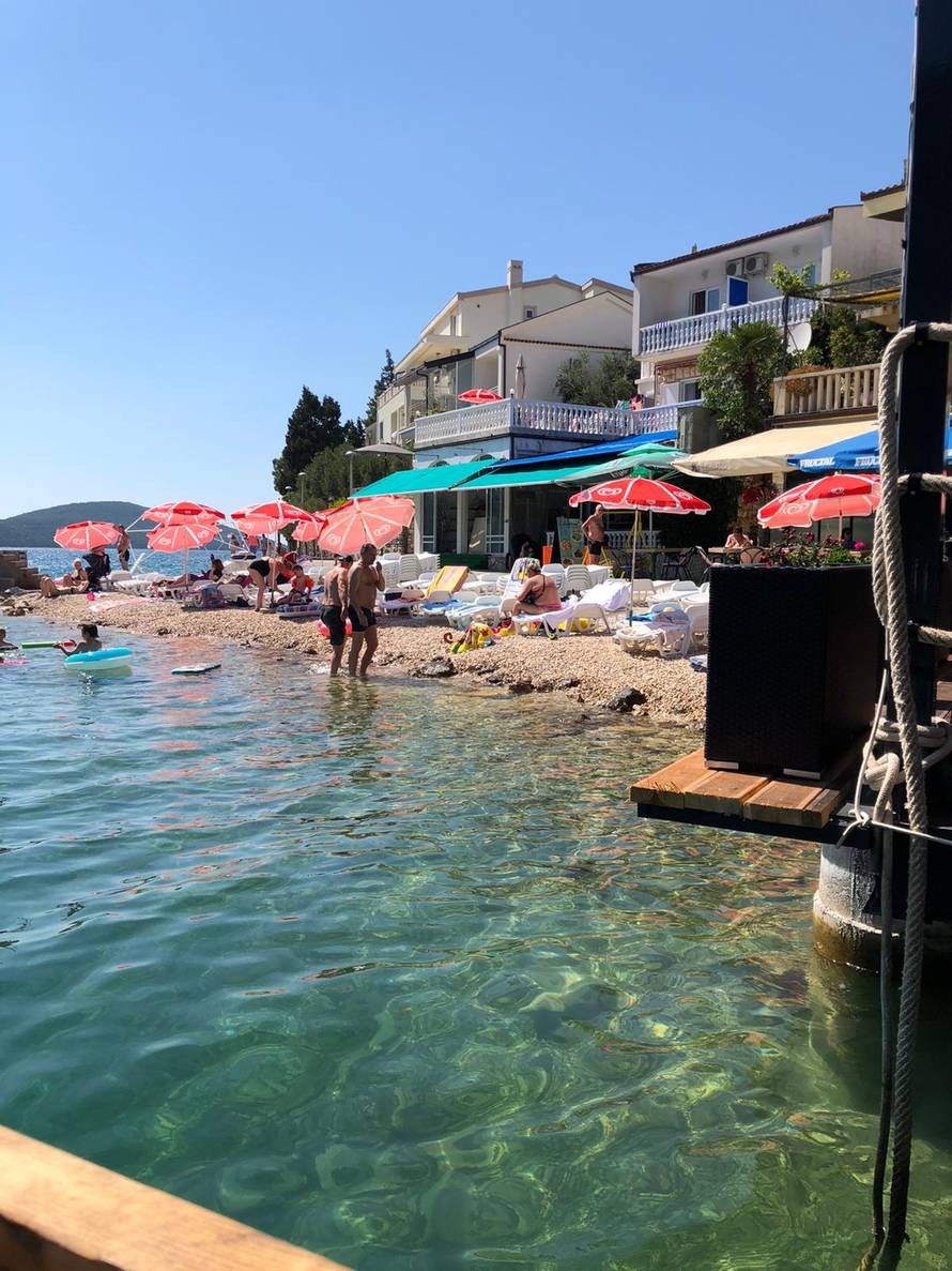 Od pravde pobjegao na plažu: U Neumu se brčka bjegunac Z. M.