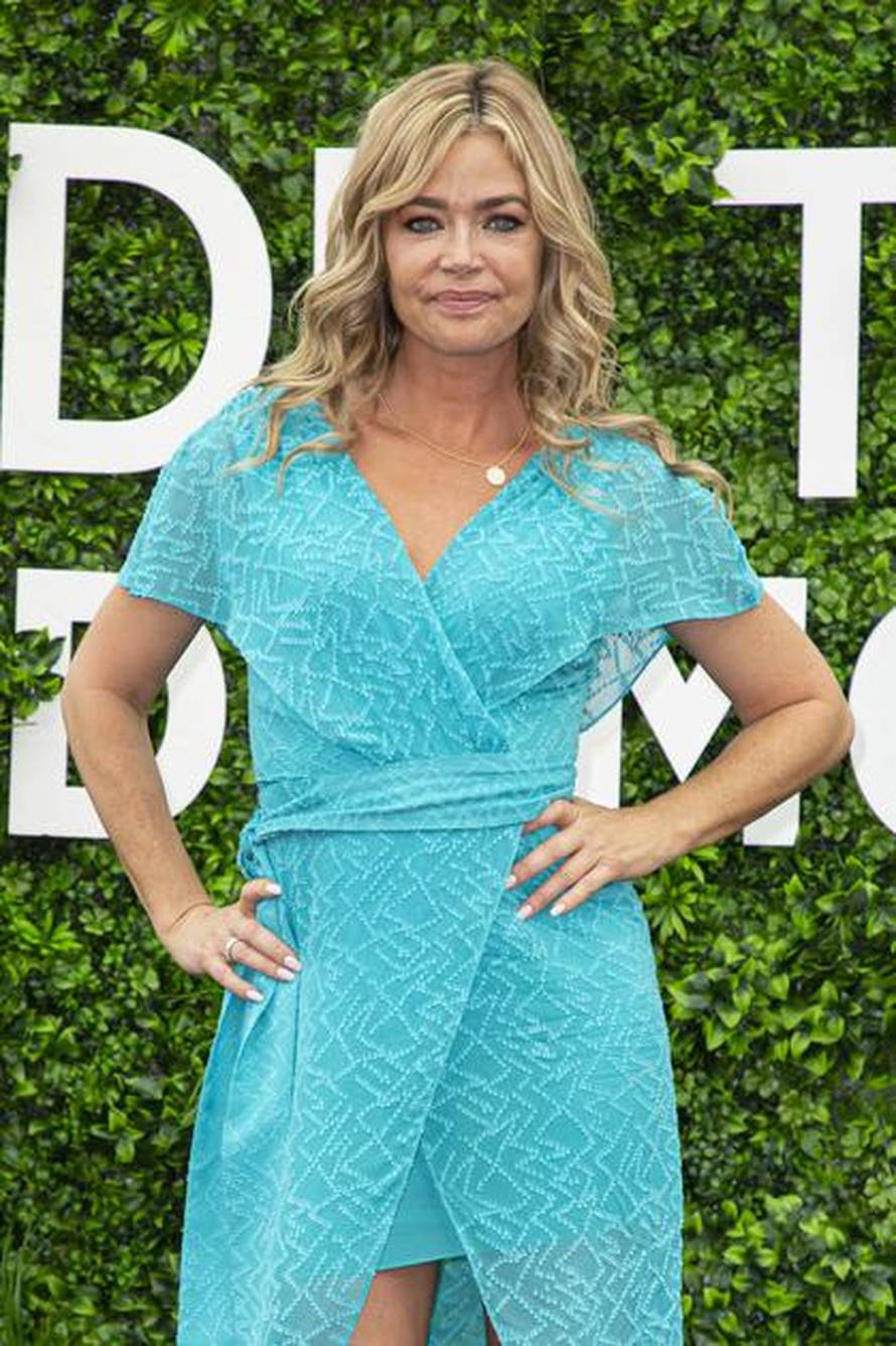 Kćeri Denise i Sheena ukrale pozornost na obiteljskoj fotki