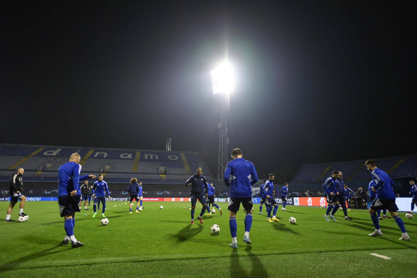 Zagreb: Dinamo odradio večernji trening uoči sutrašnje utakmice protiv Salzburga