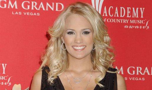 Carrie Underwood umjesto oca, pas otpratio do oltara