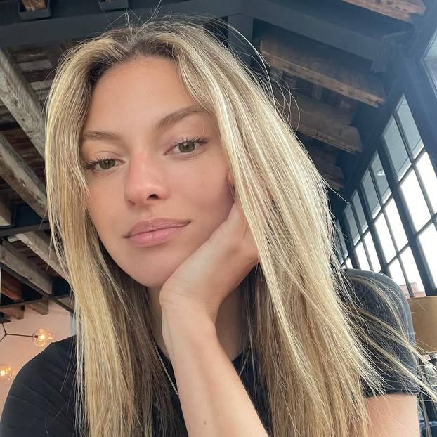 FOTO Nova djevojka Orlanda Blooma voli se fotkati u tangama: Evo kako joj stoje...