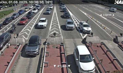 FOTO Kreće udarni vikend, kod Lučkog se zagužvalo: Kolone su prema moru, vozi se usporeno