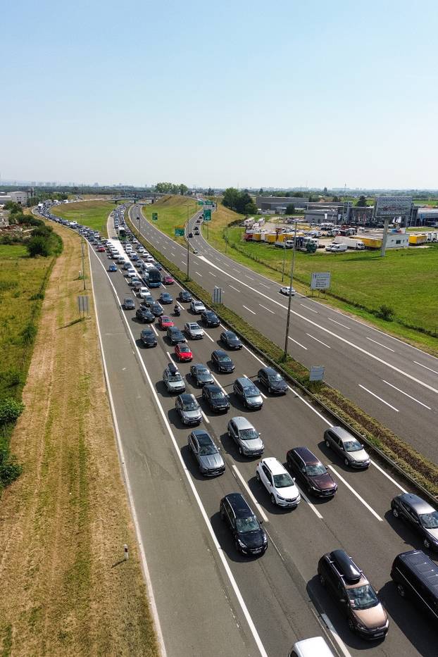 Zagreb: Snimke iz zraka kilometarskih kolona na A1