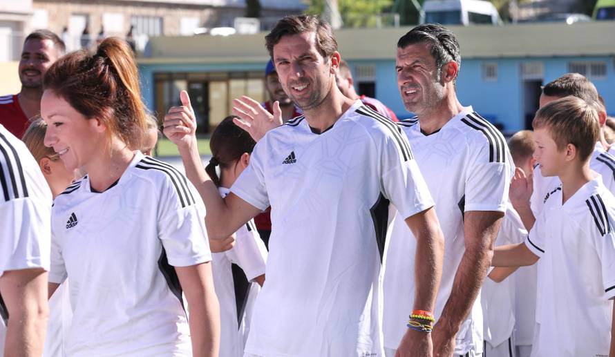 Hvar: Nogometne legende odigrale utakmicu u sklopu projekta "Nogomet u školama"