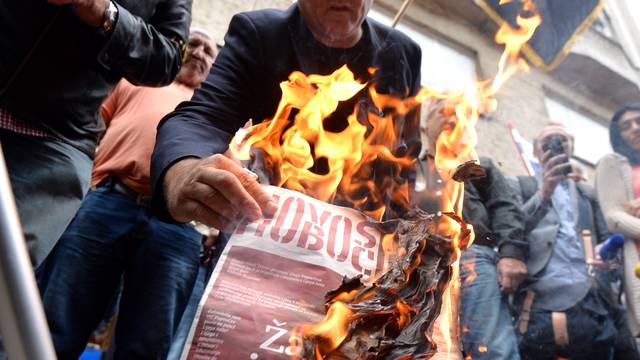 Premijer daje naloge policiji. Ili samo prisvaja njezine zasluge?