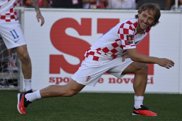 Međusobni okršaj zvijezda Vatrenih u uličnom nogometu održan je u Zagrebu