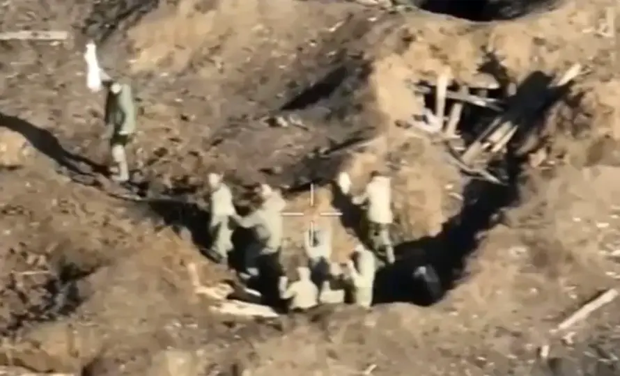 Ovo je trenutak kad su se ruski vojnici predali dronu: 'Dosta mi je. Vidio sam kamione leševa...'