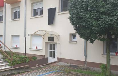 Žena vikala na radnike centra za socijalnu skrb u Đakovu, morala intervenirati i policija
