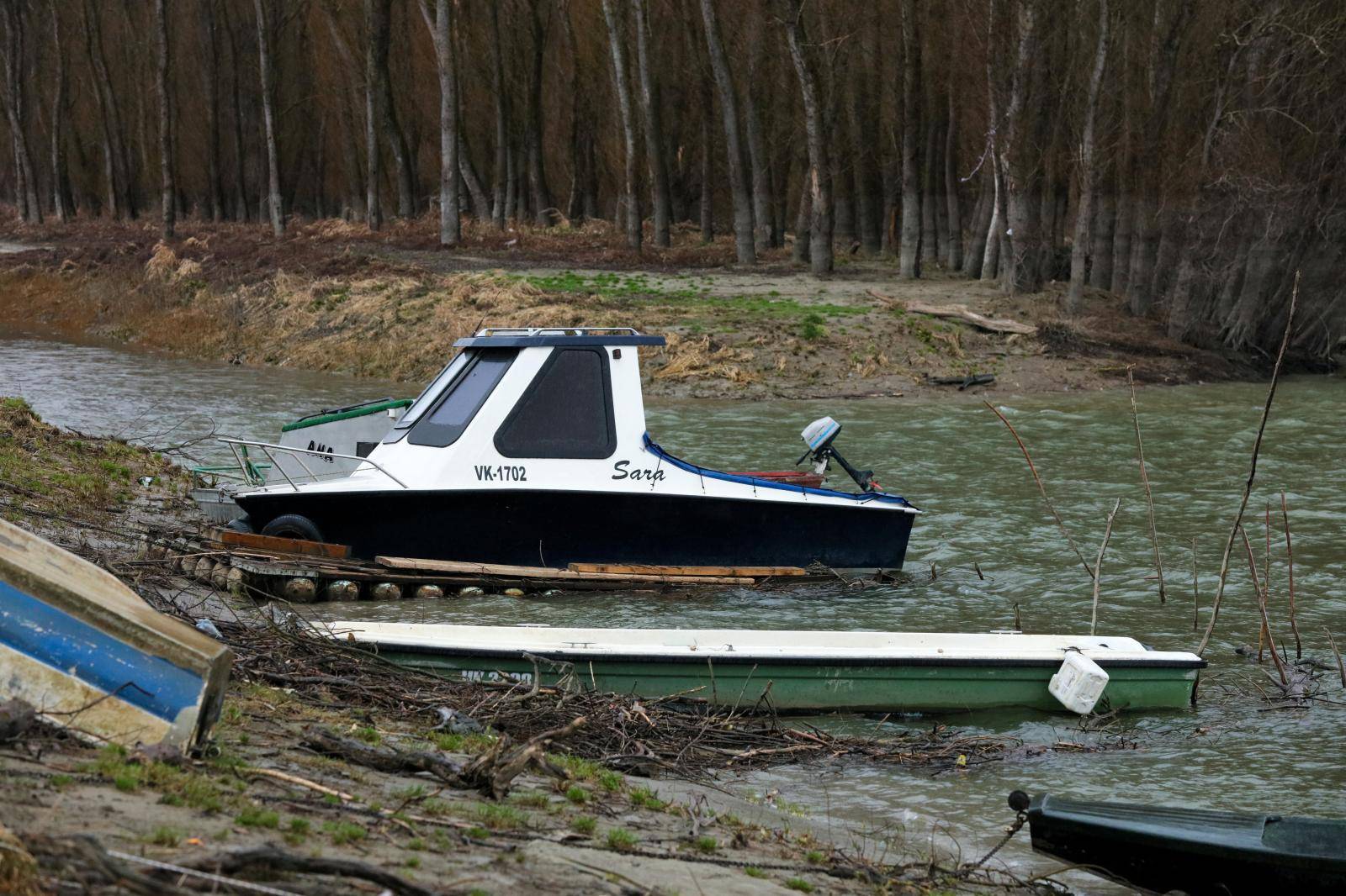 Sinoć u Aljmašu u čamcu pronađena tijela dva ribiča