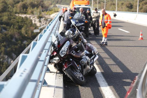 Motor se srušio na autocesti iznad Skradina