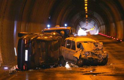 Split: U sudaru Mercedesa i Renaulta vozač ozlijeđen