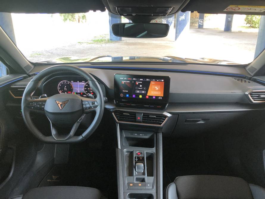 Zlatna sredina za atraktivnu Cupru. Benzinac mu  pristaje i daje više od očekivanog