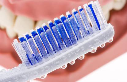 Četkicu za zube možete sami dezinficirati uz jedan sastojak