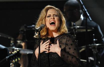 Adele u 00:07 sati predstavila singl 'Skyfall' za film o Bondu