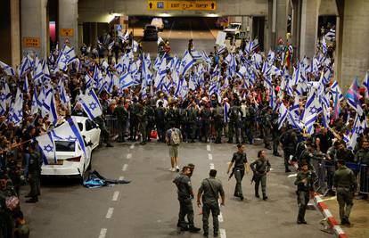 FOTO Prosvjed protiv reforme pravosuđa u Izraelu prerastao u veliki sukob s policajcima
