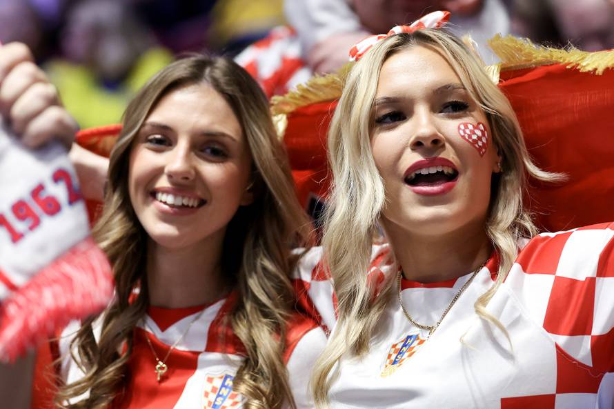 Malmo: Navijači Hrvatske i Mađarske na rukometnoj utakmici EHF prvenstva