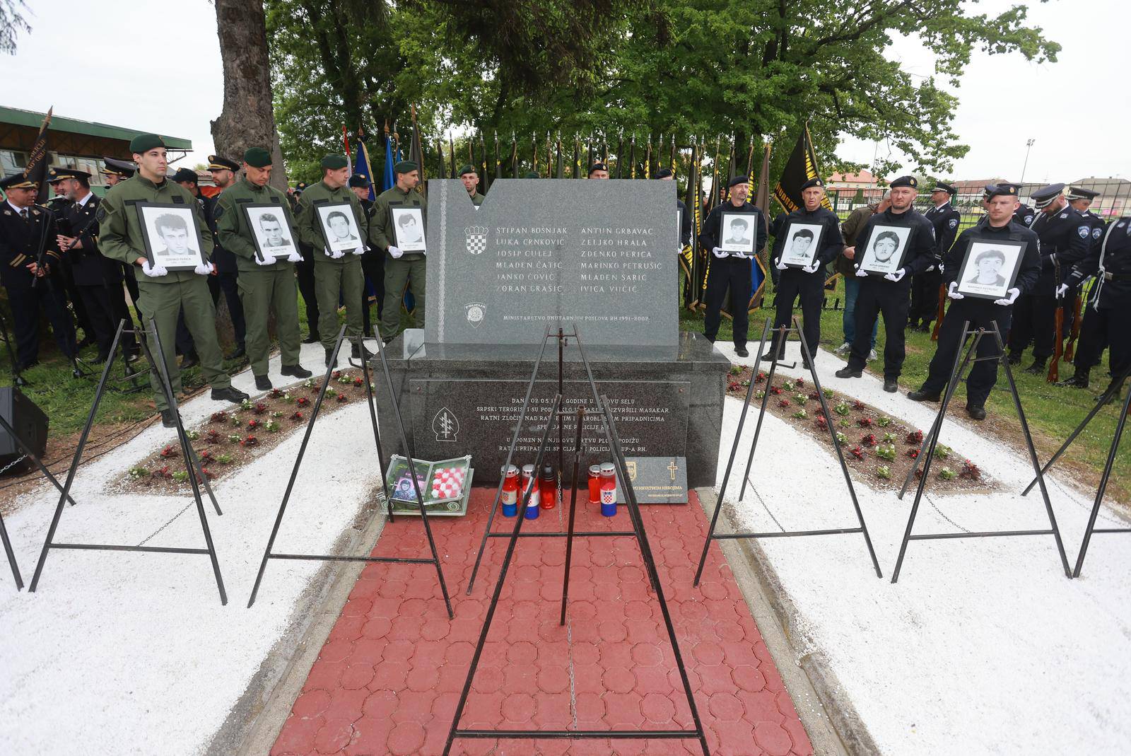 Obilježavanje 32. godišnjice pogibije 12 hrvatskih redarstvenika u Borovu