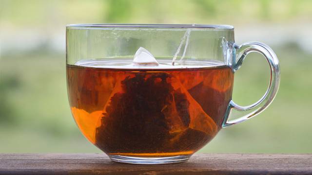 Blagodati toplog čaja u teškim trenutcima: Smiruje i opušta