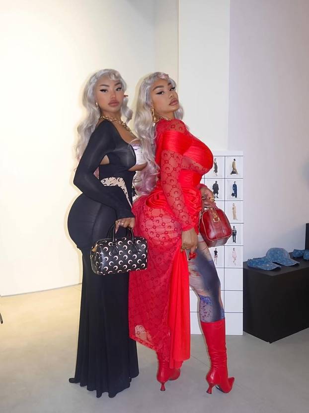 FOTO Jel' vidite duplo? Ne! Divlje blizanke ne vole odjeću, a jedna krade kreditne kartice...