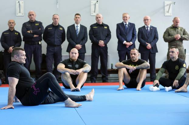 Zagreb: Ogledni trening Mirka Filipovića s pripadnicima specijalne i interventne policije