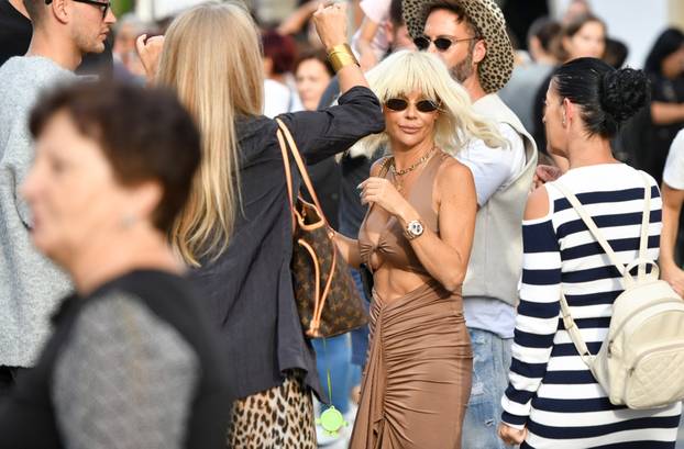 Varaždin: Maja Šuput u izazovnom izdanju prošetala Špancirfestom