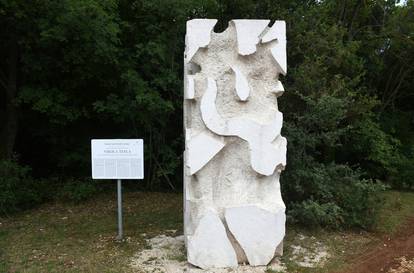 Skulpture u Balama posvećene mnogim poznatim genijalcima