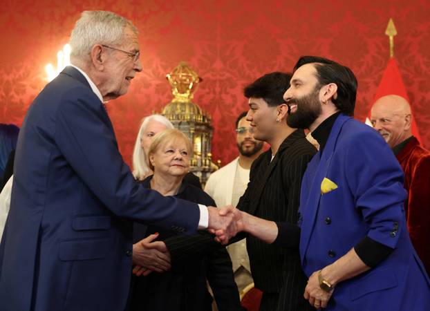 President Alexander Van der Bellen welcomes former Austrian ESC contestants in Vienna