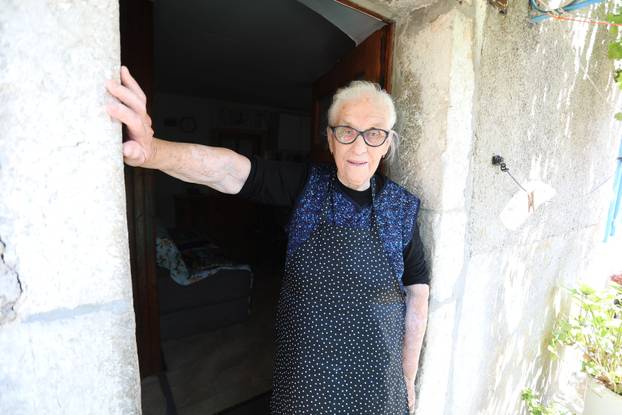 Lubenice, mjesto na Cresu s dva stanovnika