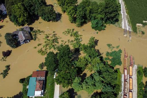 Nabujala Drava i dalje prijeti: Vrhunac vodnog vala u Osijeku očekuje se krajem ovog tjedna