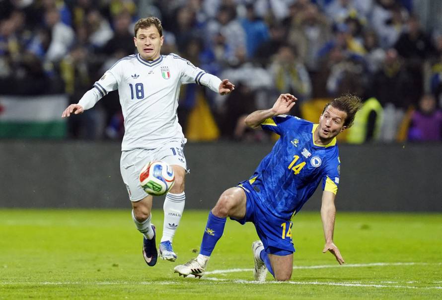 FIFA World Cup - UEFA Qualifiers - Finals - Bosnia and Herzegovina v Italy