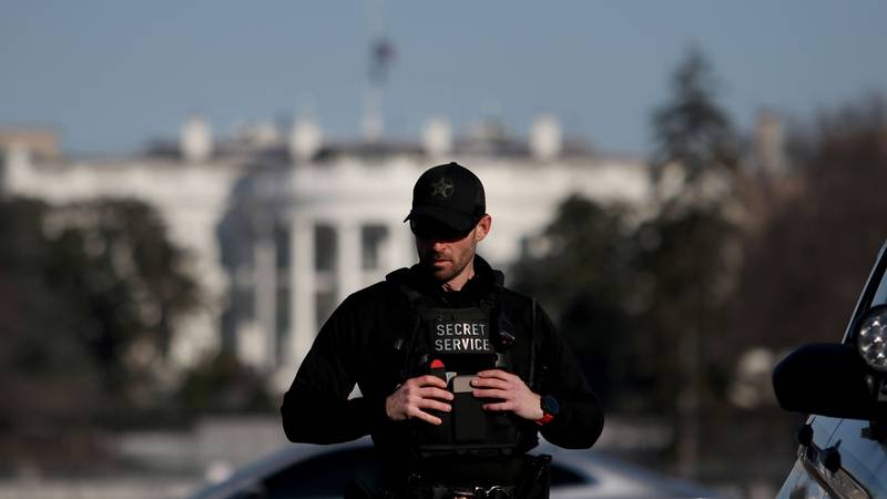 Agent američke tajne službe slučajno se upucao u nogu?! Čuvao je bivšu prvu damu