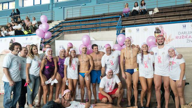 Ružičasti vaterpolisti igrali utakmicu za oboljele od raka dojke