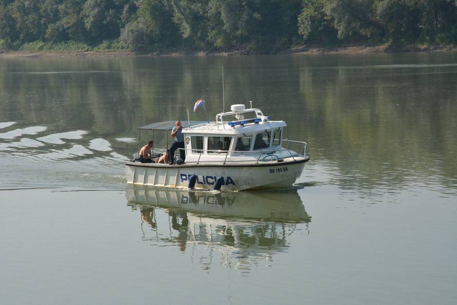 Slavonski Å amac: Potraga za nestalim u Savi